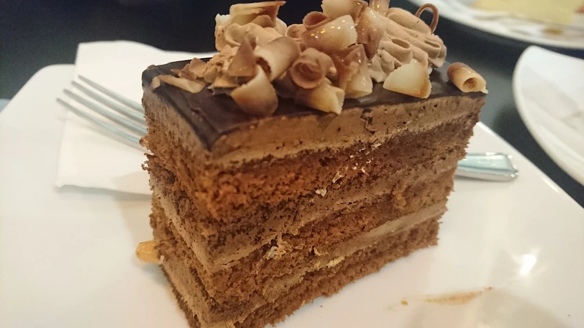 Serano, Sergio's Cake Shop