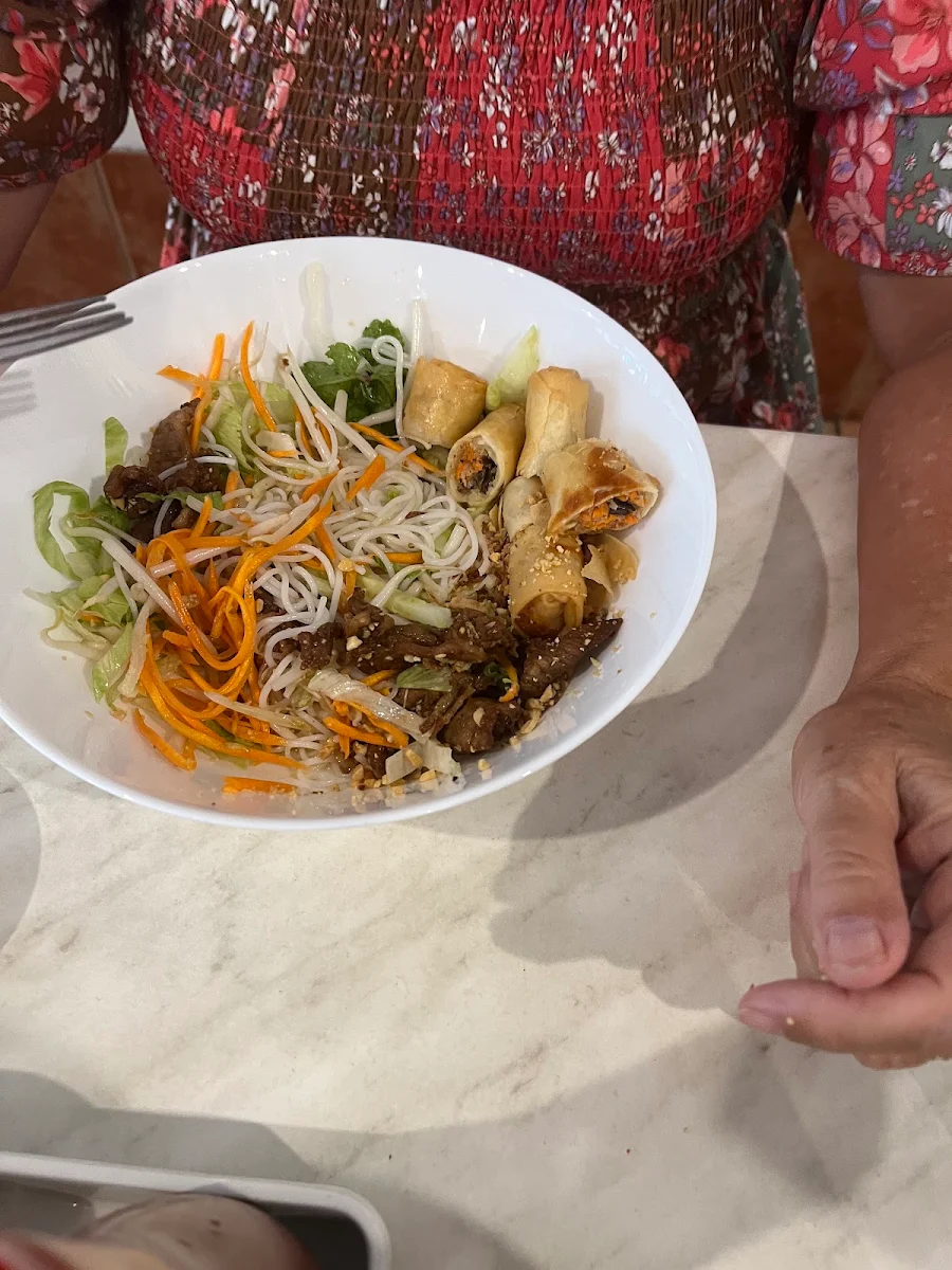 Highlights, Viet House Restaurant