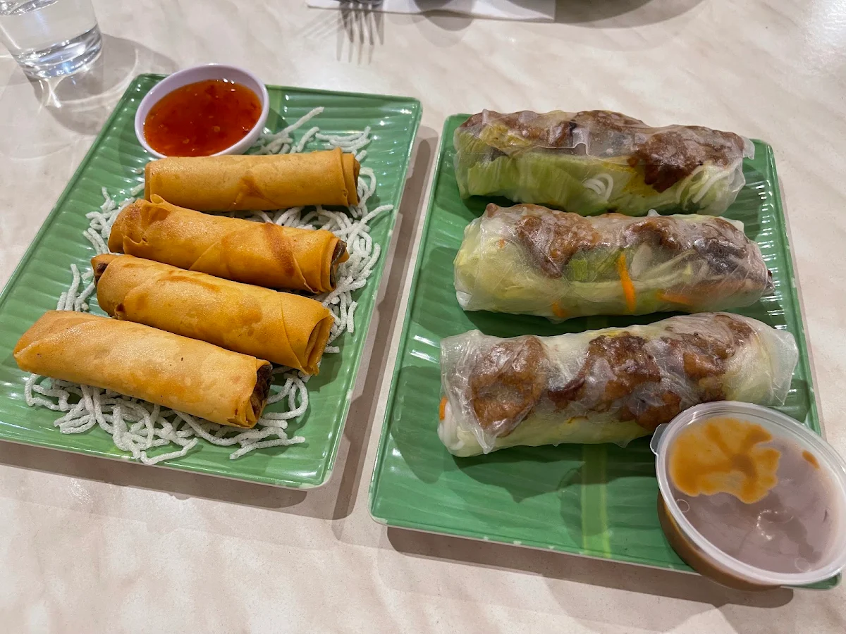 Highlights, Viet House Restaurant
