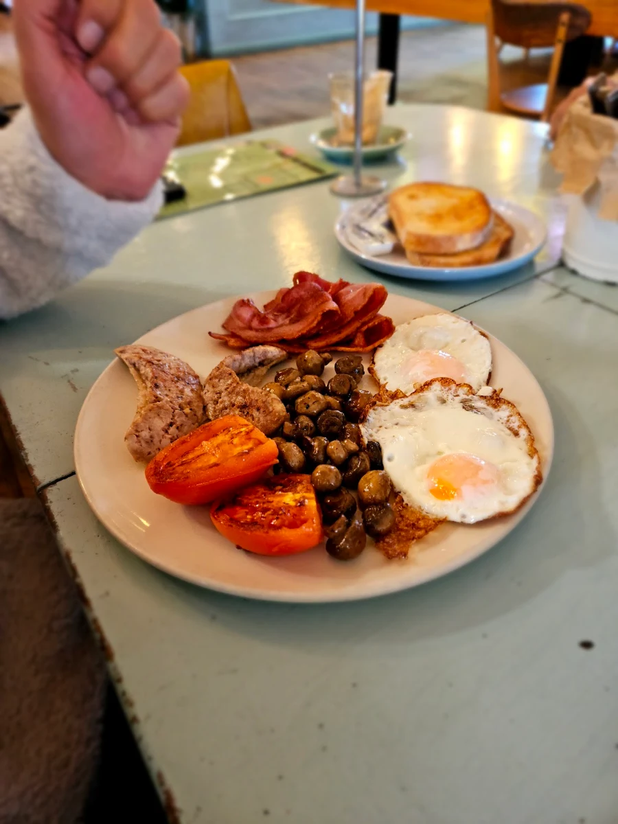Full Aussie, The Cove Dining