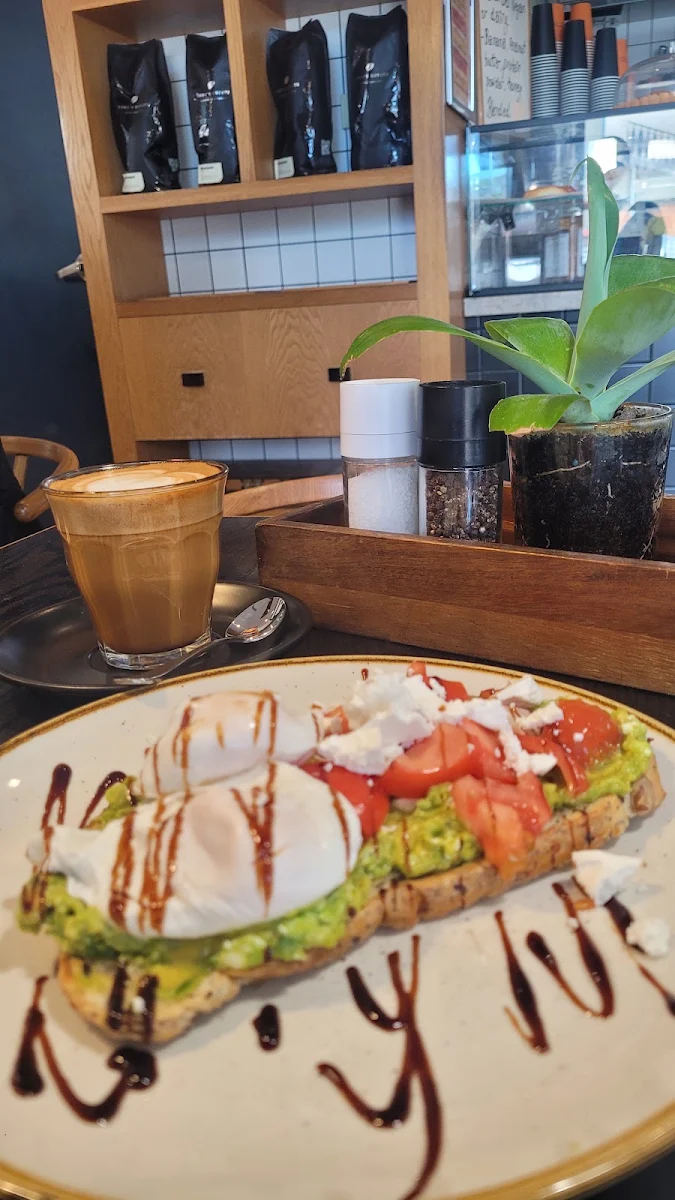 Highlights, Cafe Metrio
