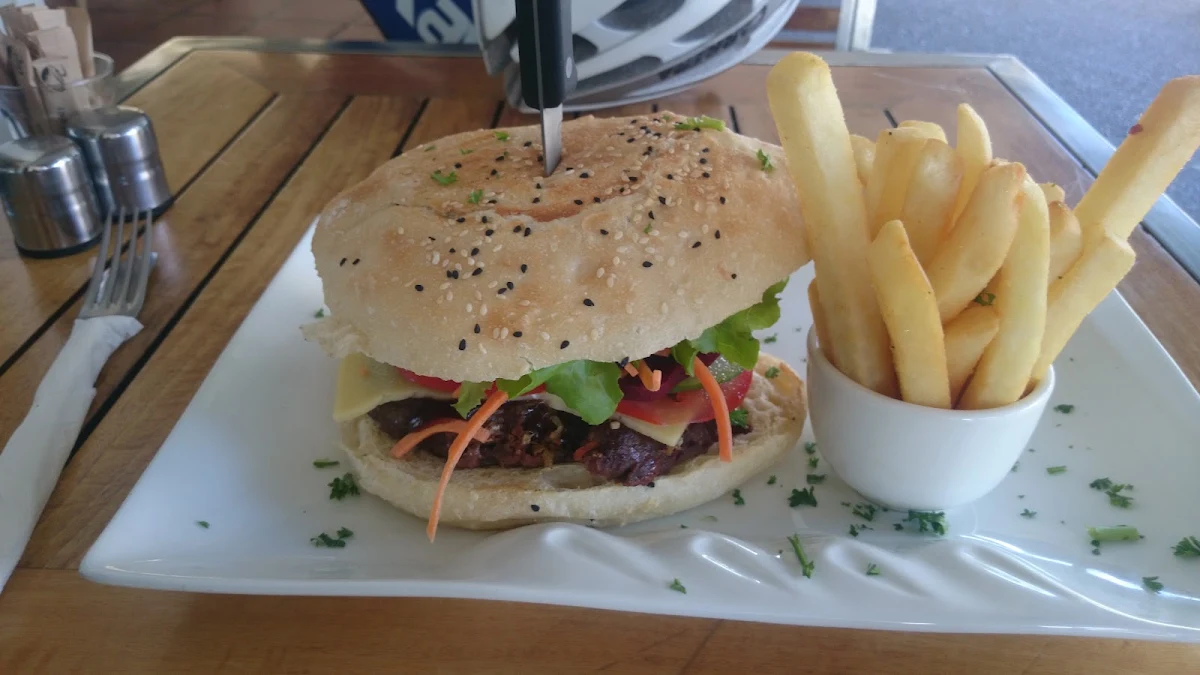 Beef Burger with Chips, Willes Fine Foods