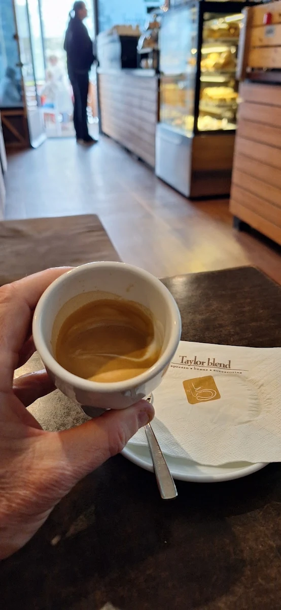 Macchiato, Taylor Blend cafe
