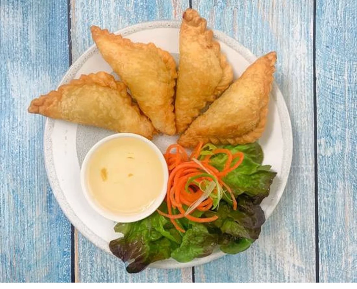 Curry Puff Vegetarian 4