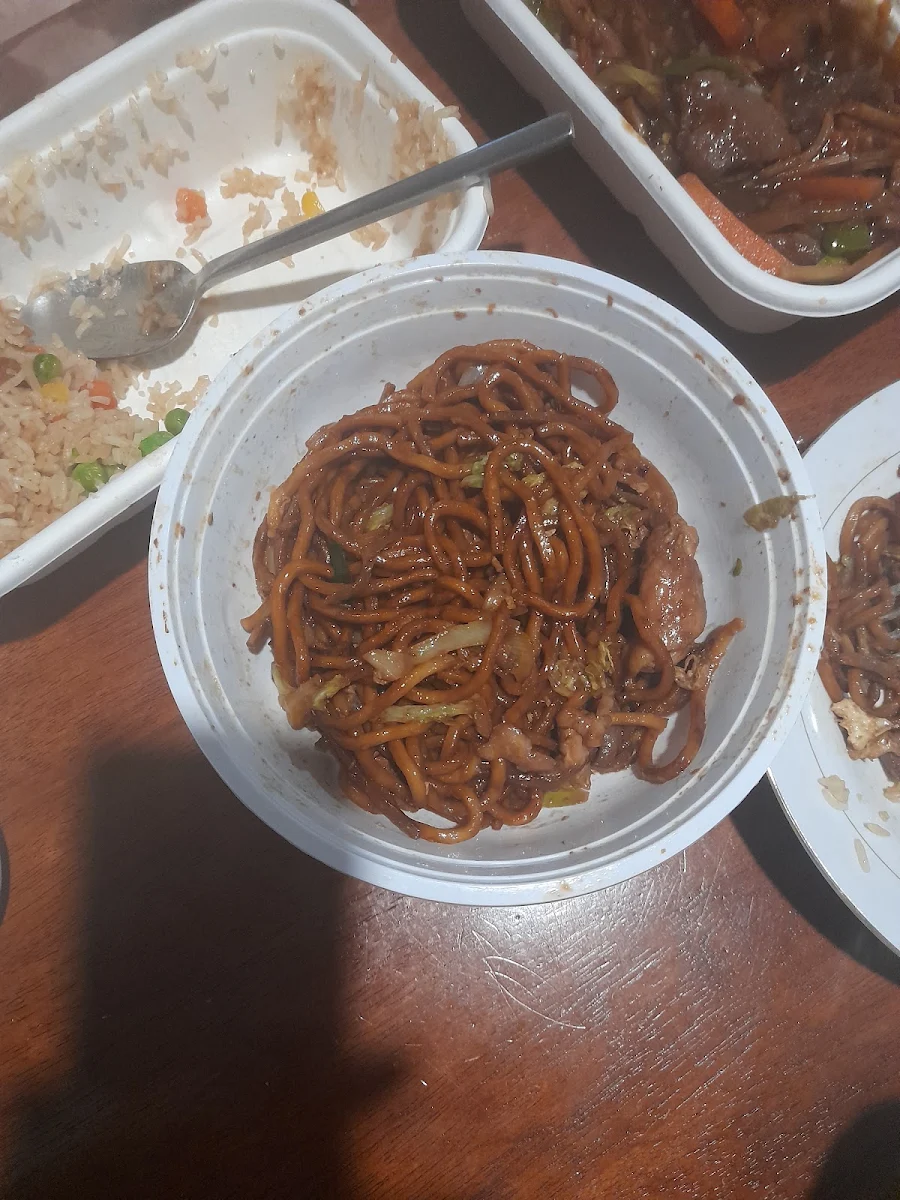 Highlights, Golden Dragon Chinese Restaurant