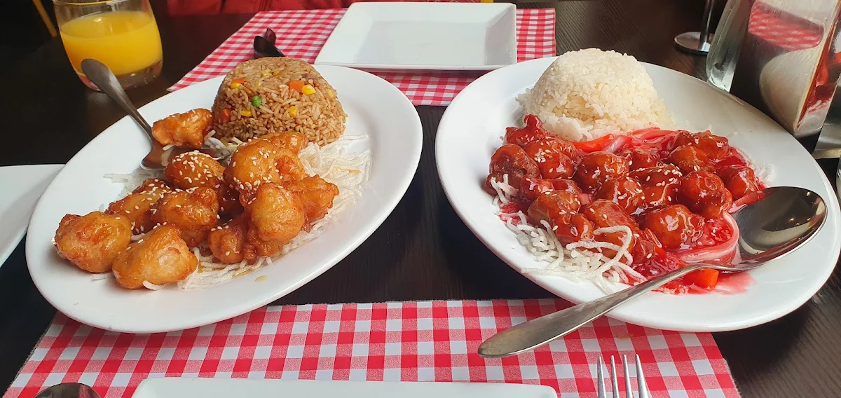 Highlights, Golden Dragon Chinese Restaurant