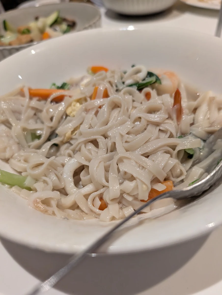 Highlights, Golden Dragon Chinese Restaurant
