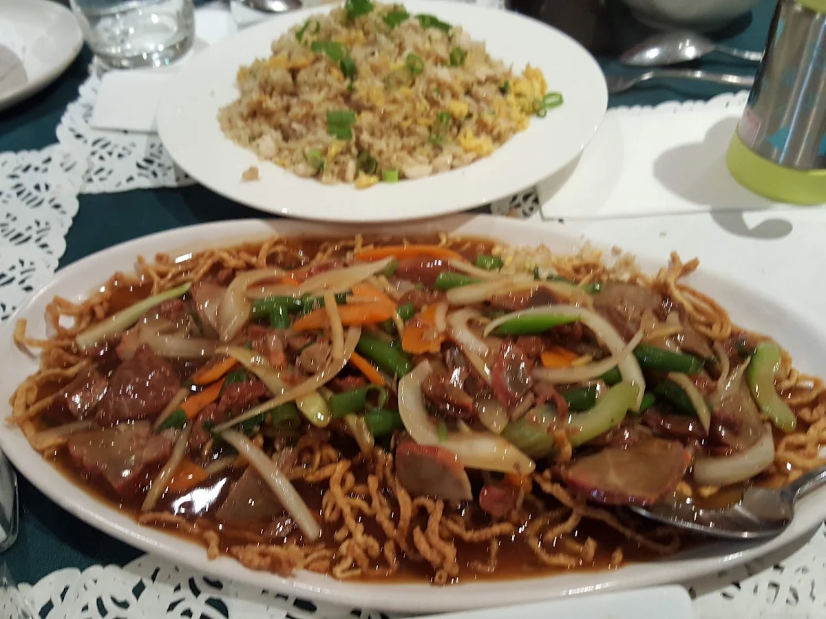 Highlights, Golden Dragon Chinese Restaurant