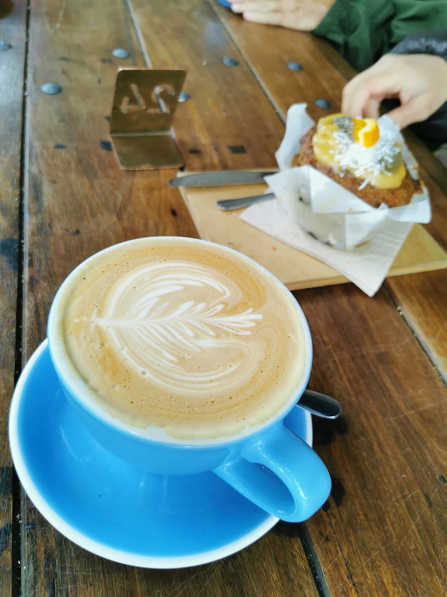 Flat White, Combi Byron Bay
