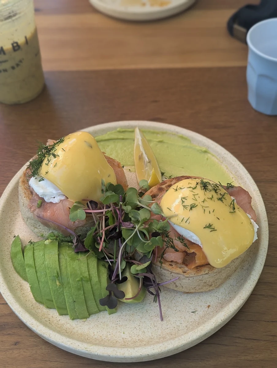 Salmon Eggs Benedict, Combi Byron Bay