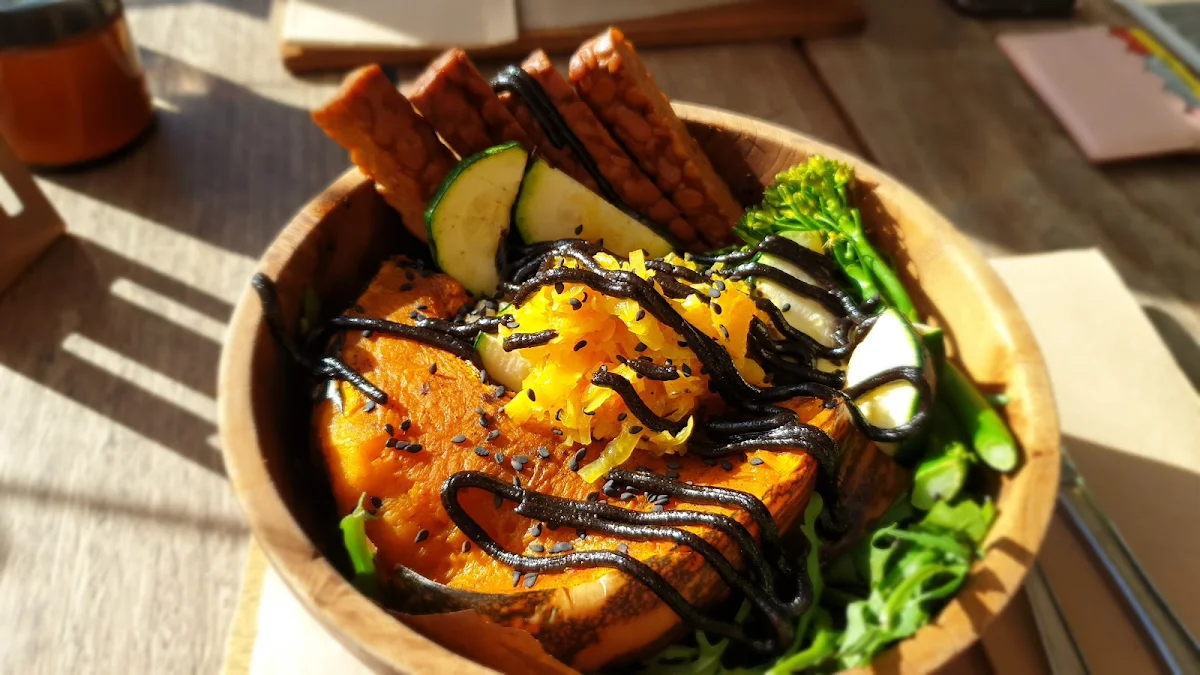 The Veggie Stack, Combi Byron Bay