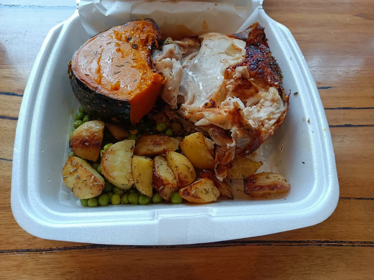 Highlights, Le Chix Restaurant Cafe