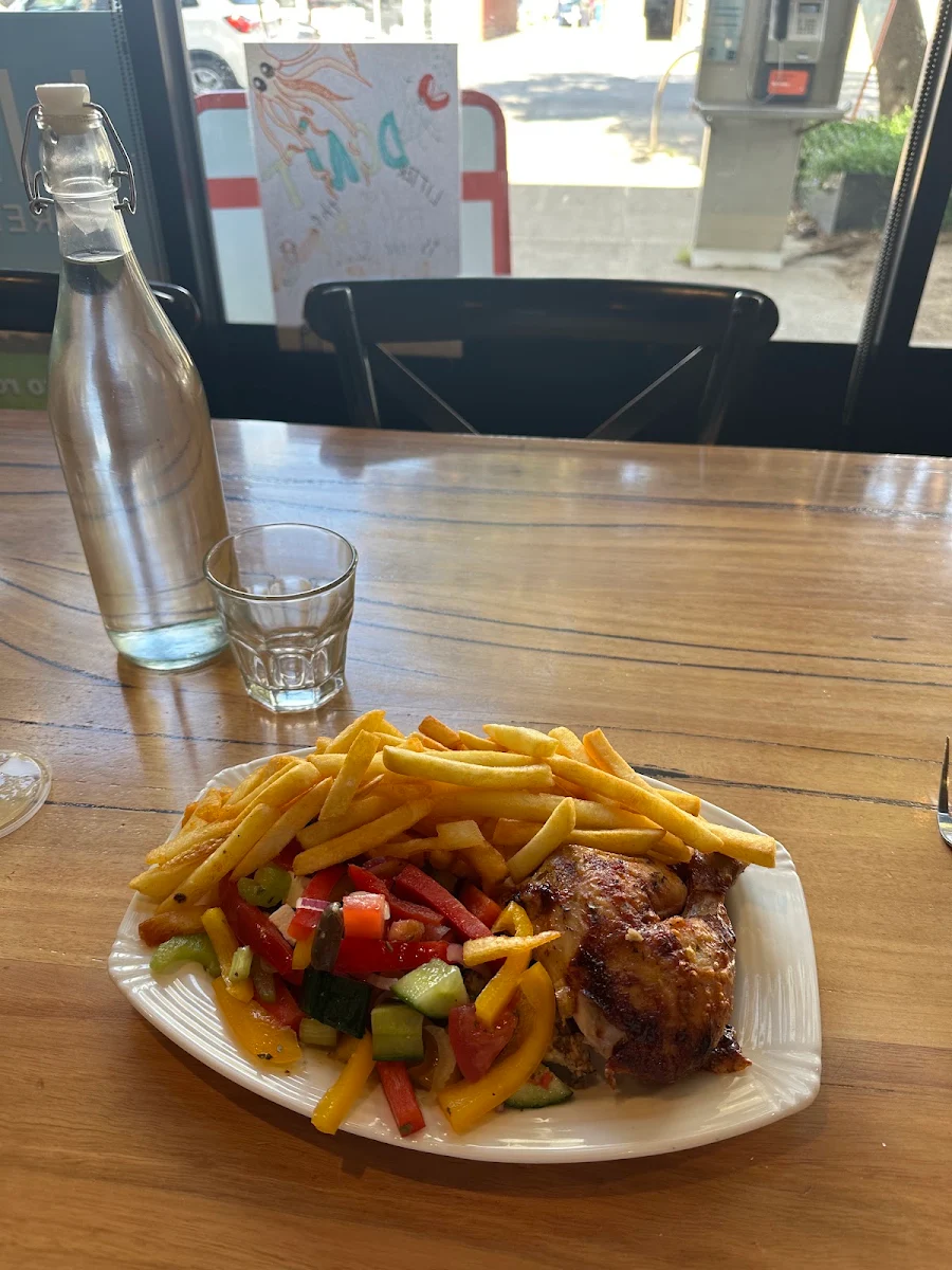 Highlights, Le Chix Restaurant Cafe