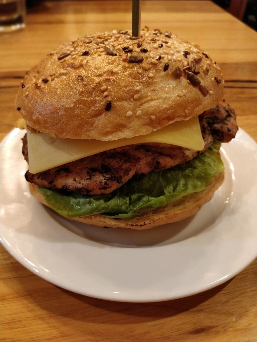 Retro Burger, Le Chix Restaurant Cafe