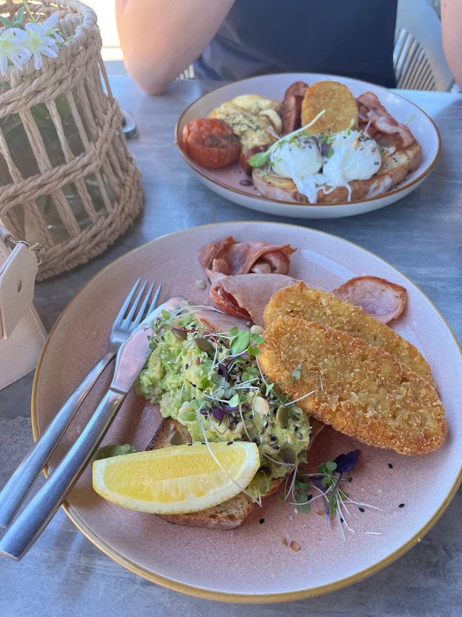 Smashed Avocado, The Local Parklakes