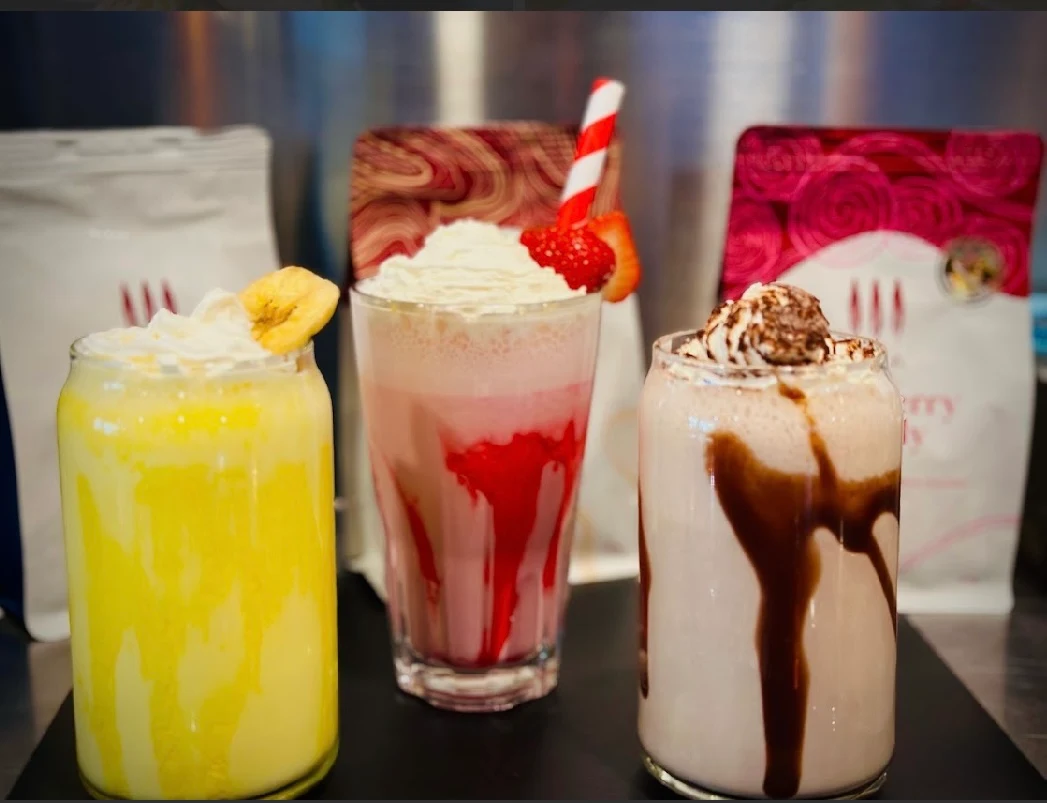 Classics Thicksake, Golden Moment Cafe & Restaurant