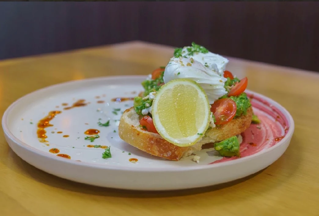 Highlights, Golden Moment Cafe & Restaurant