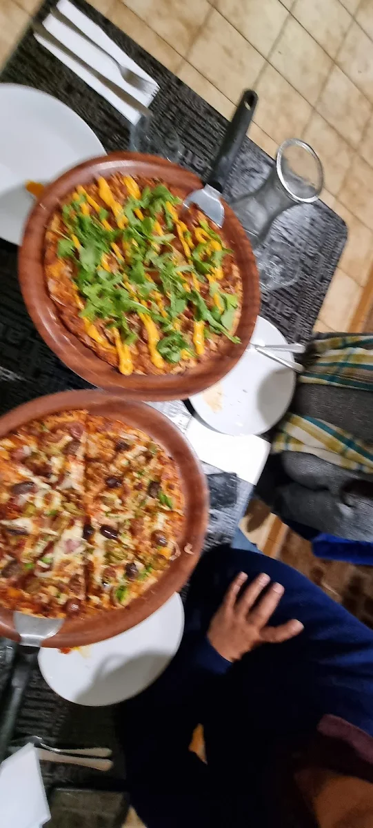 Highlights, Parkview Pizza