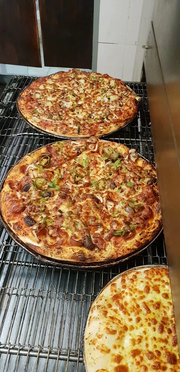 Highlights, Parkview Pizza