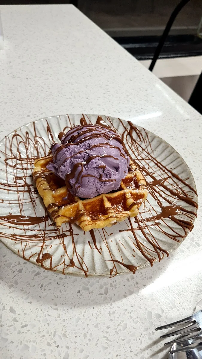 Waffles, Gelato Bello
