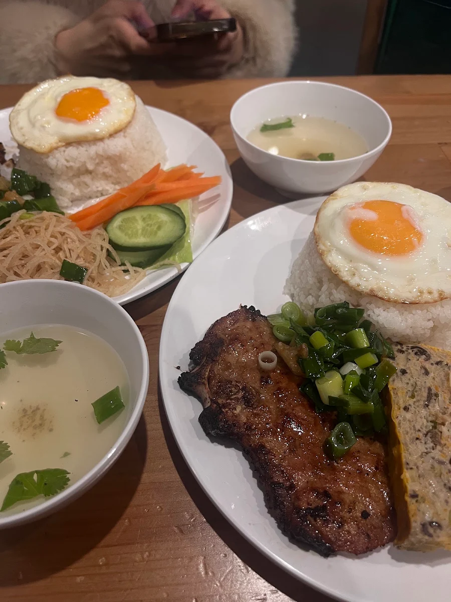 Highlights, Com Tam Saigon