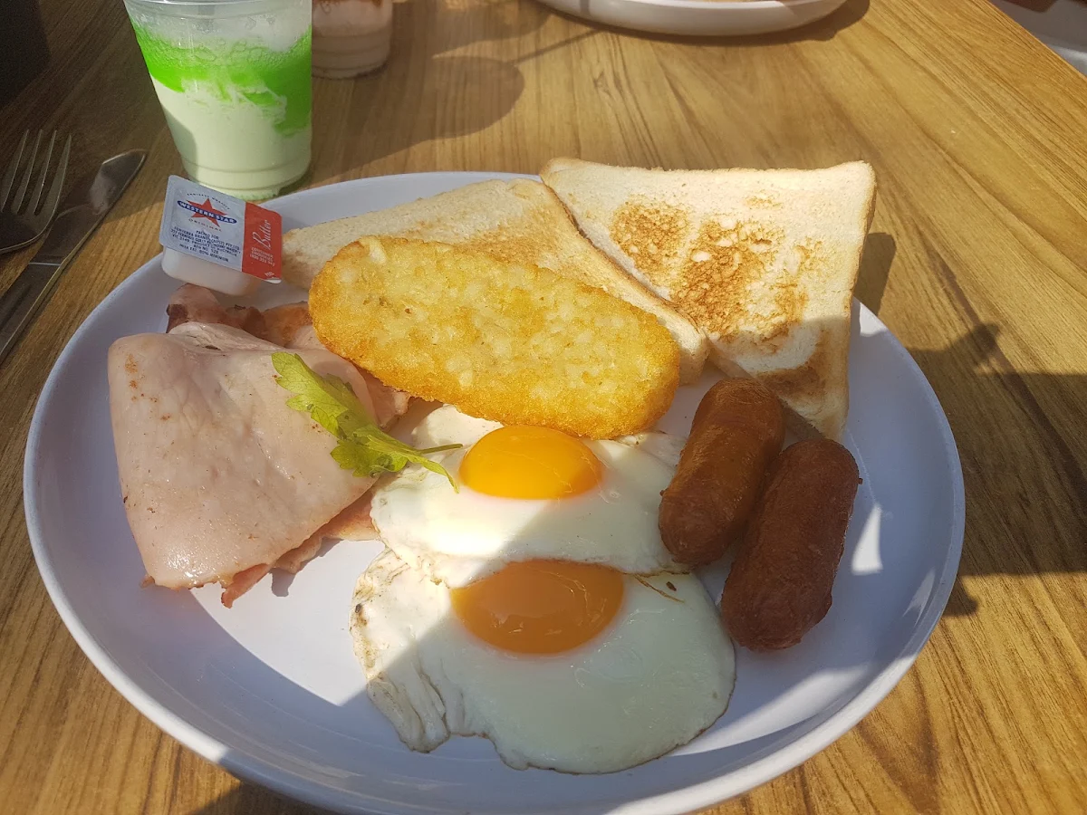 Breakfast, The Deck