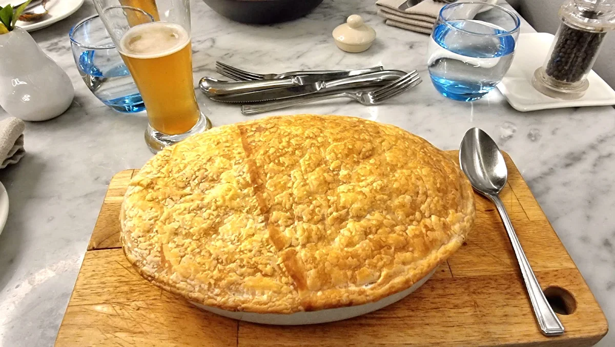 Beef Pie, Riviera Bar & Grill