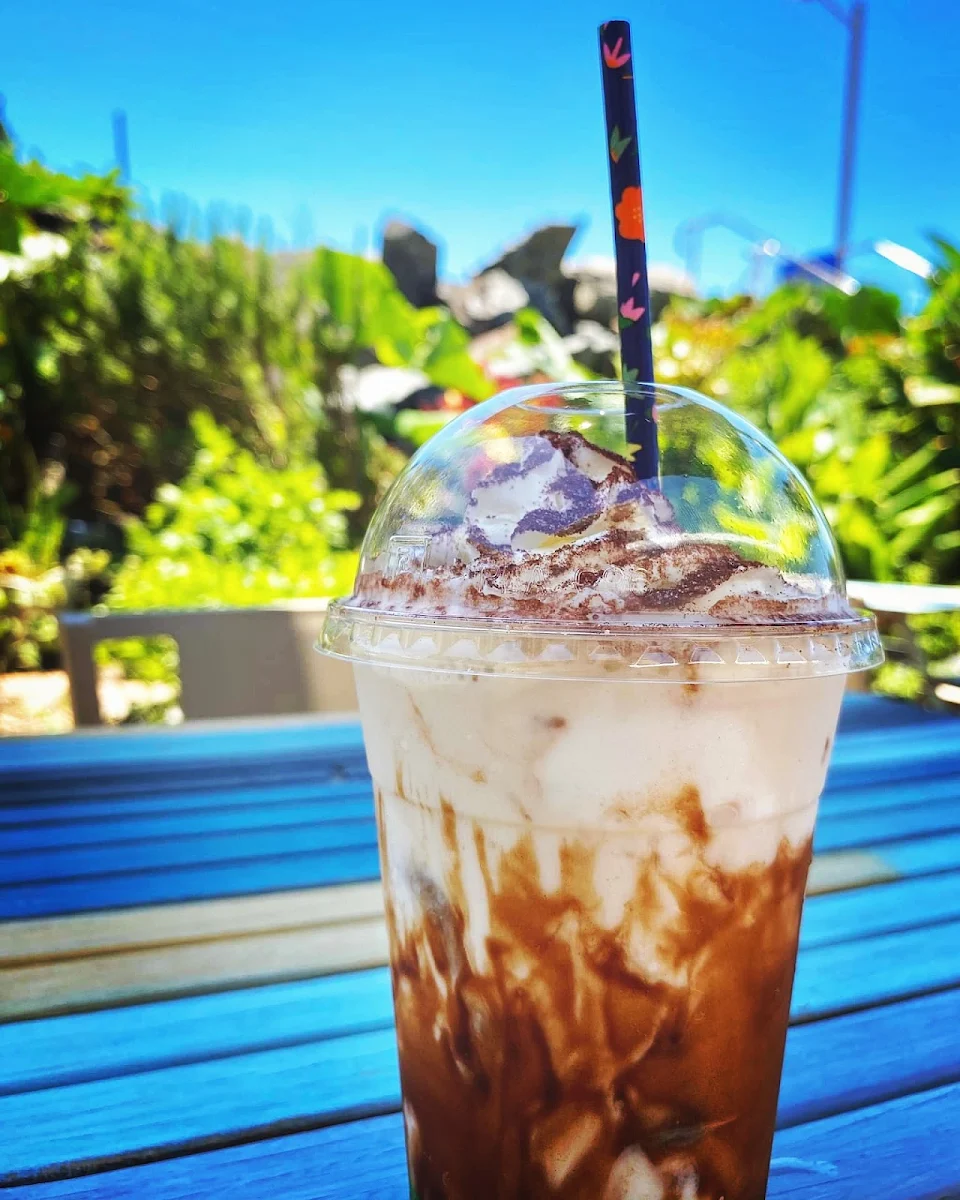 Iced Chocolate w' Almond Milk