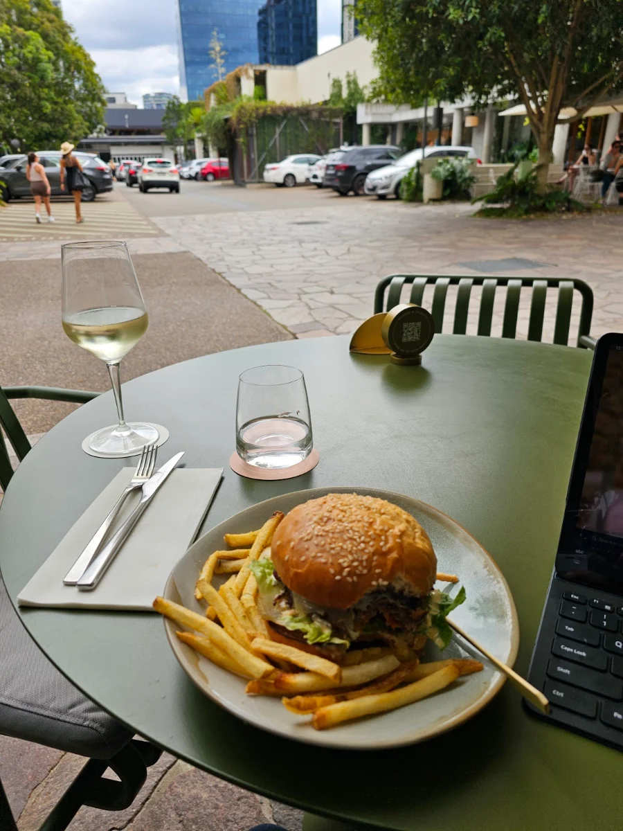 Pulled Duck Burger, Lobby Bar