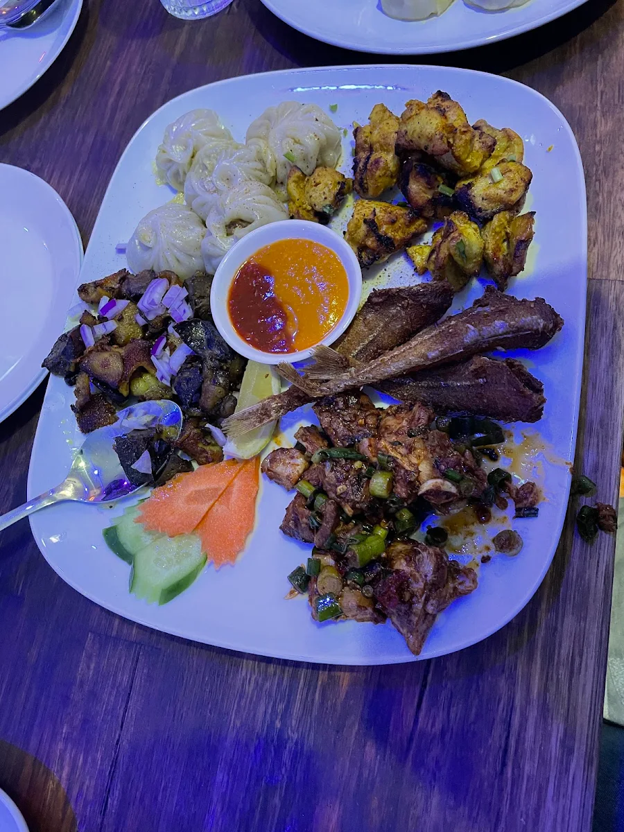 Highlights, Lahana Restaurant and Bar