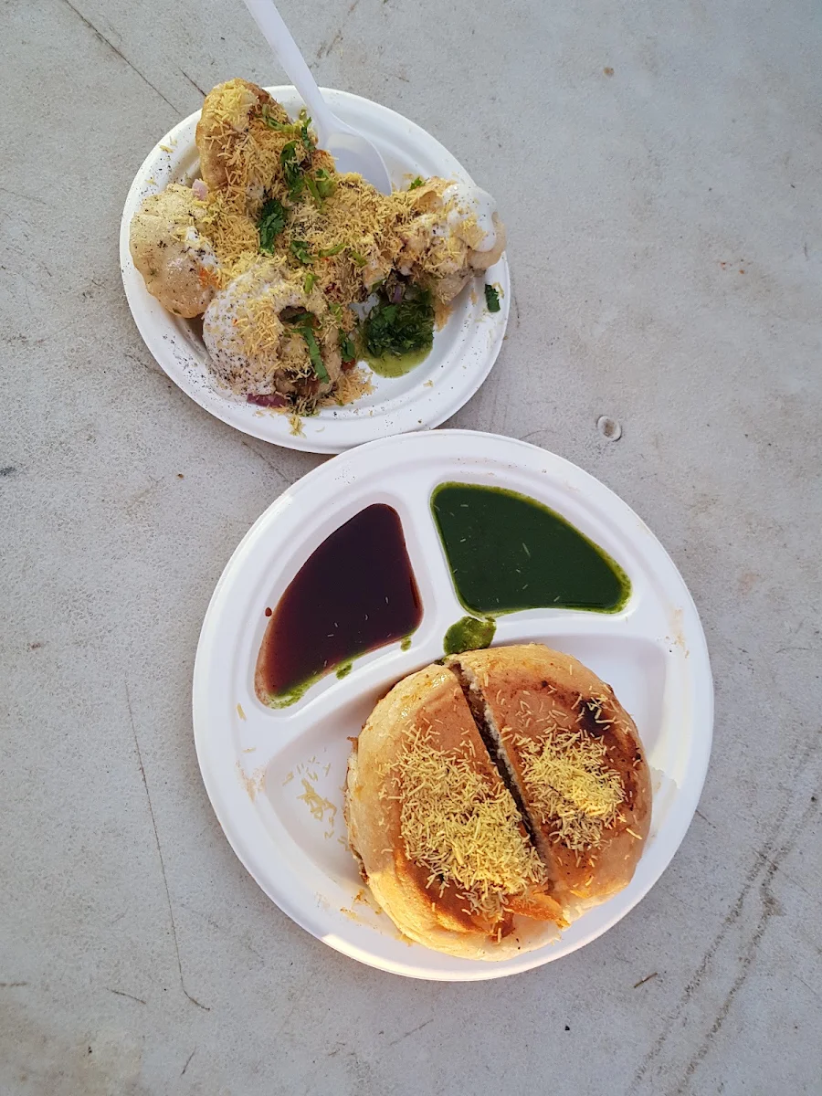 Dahi Puri Top & Dabeli Bottom, Desi Chatka Egg Centre
