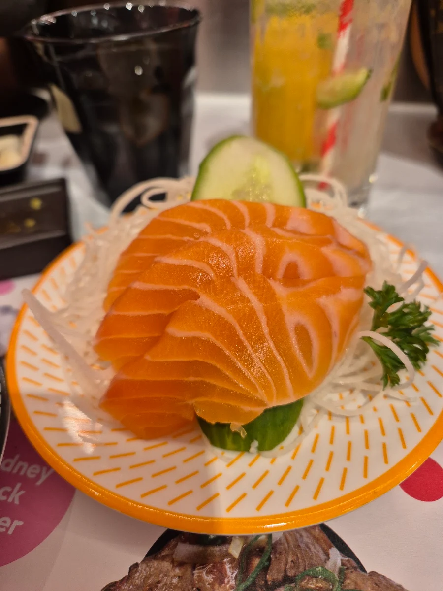 Sake Sashimi, Momoto Mt Gravatt