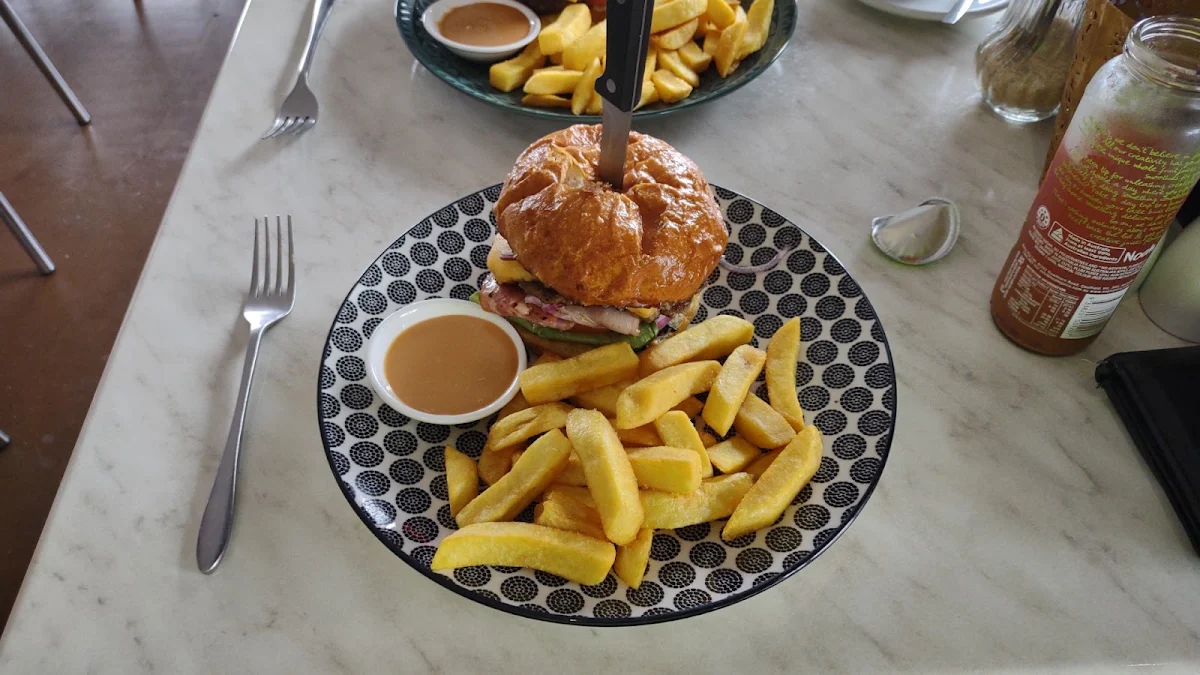 Club Burger and Fries