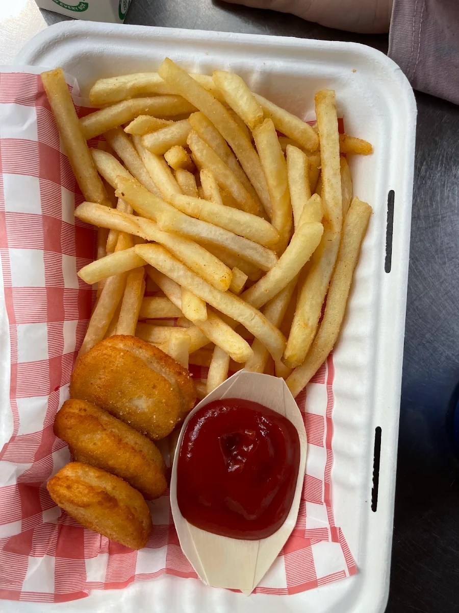 Kids Meal Chicken Nuggets with Fries