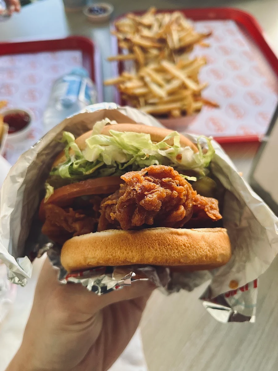 Crispy Chicken Burger, Slim's Quality Burger