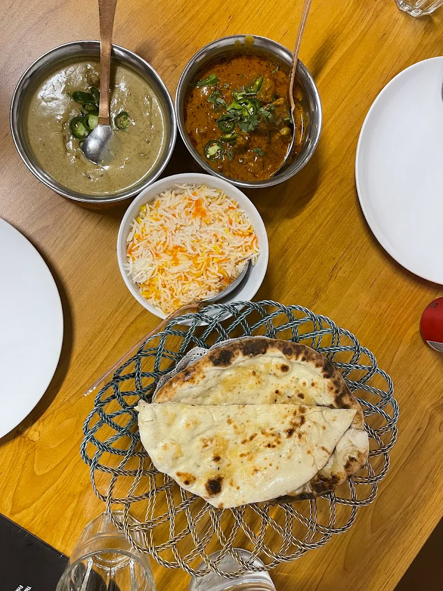 Daal Chicken, Handi Kitchen
