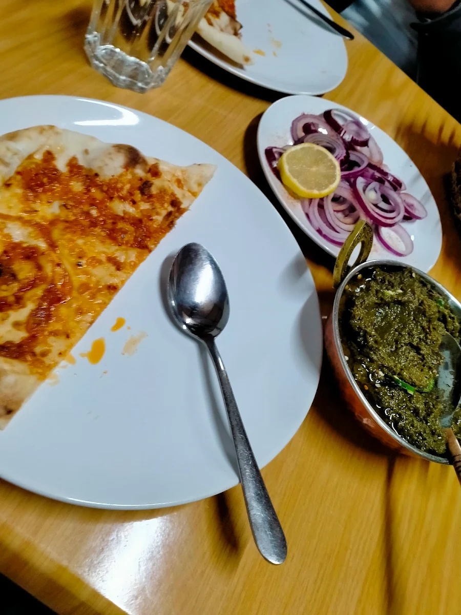 Saag, Handi Kitchen