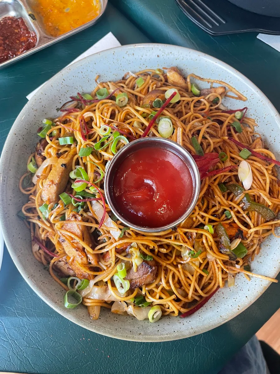Stir Fried Noodles Veg Chicken