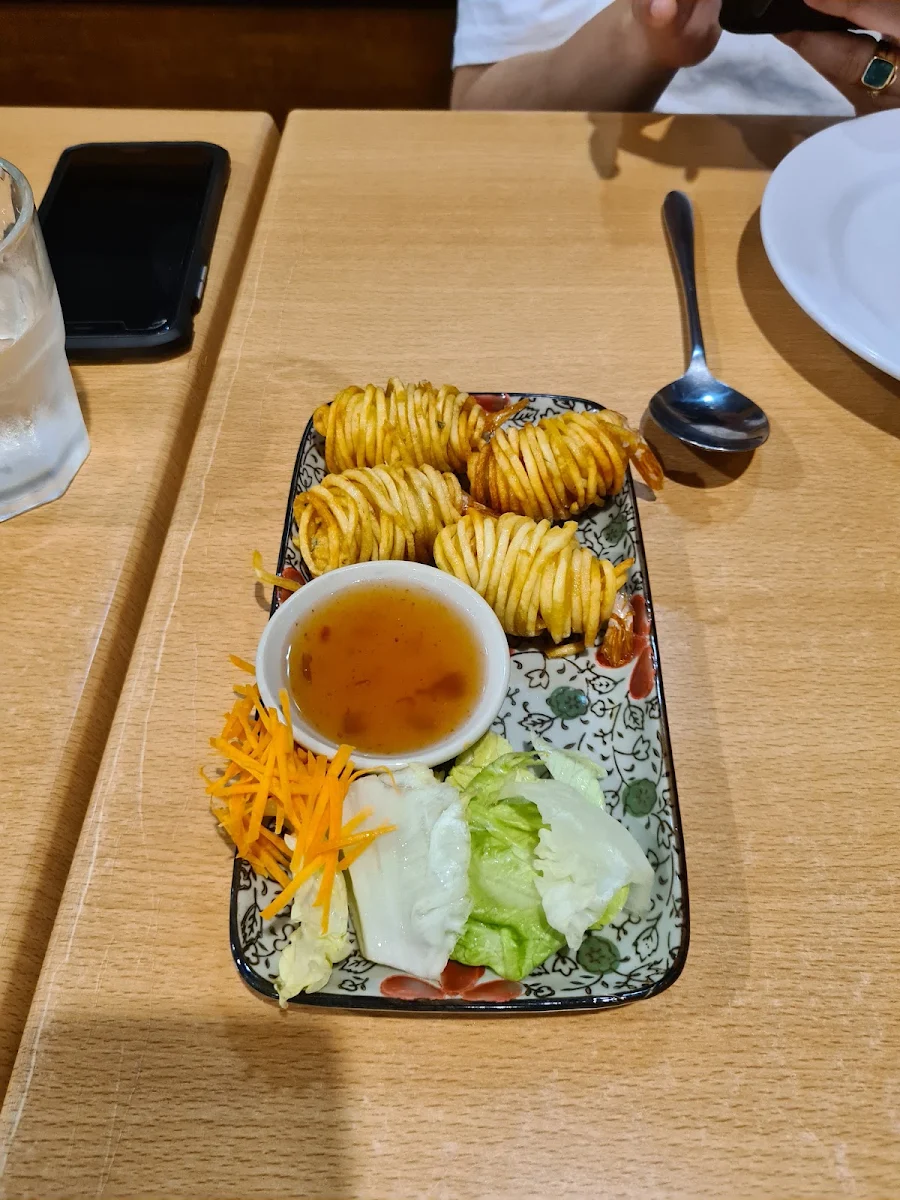 Spring Rolls, Romo Thai