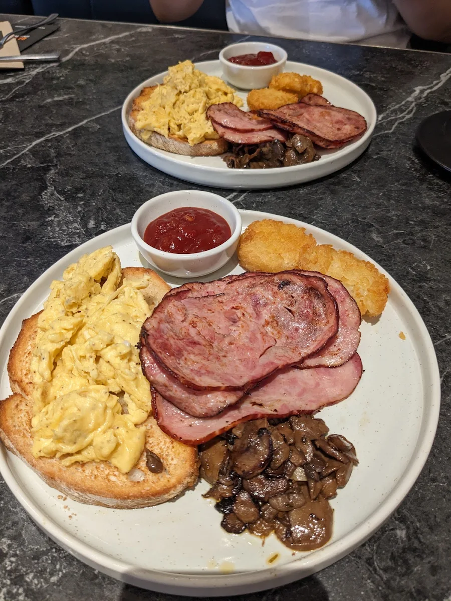 Big Breakfast, RASHAYS - Strathpine