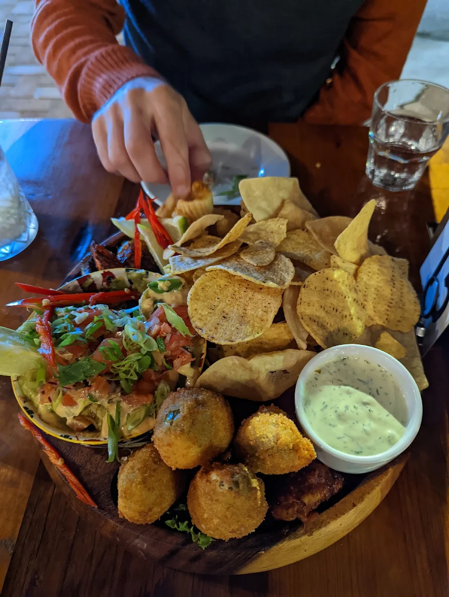 Dos Amigos Platter