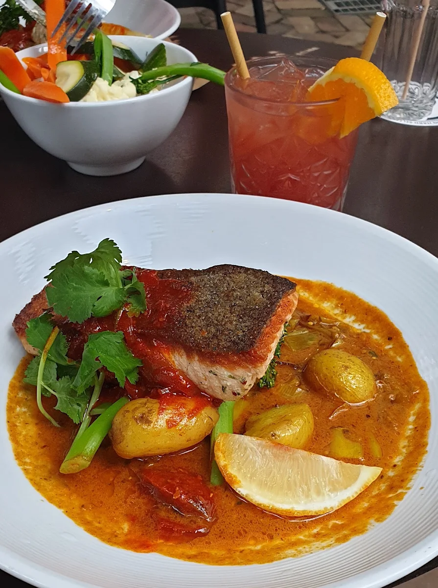 Grilled Salmon Vegetables and Cocktail