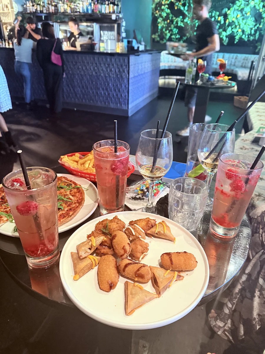 Highlights, Secret Garden Bar