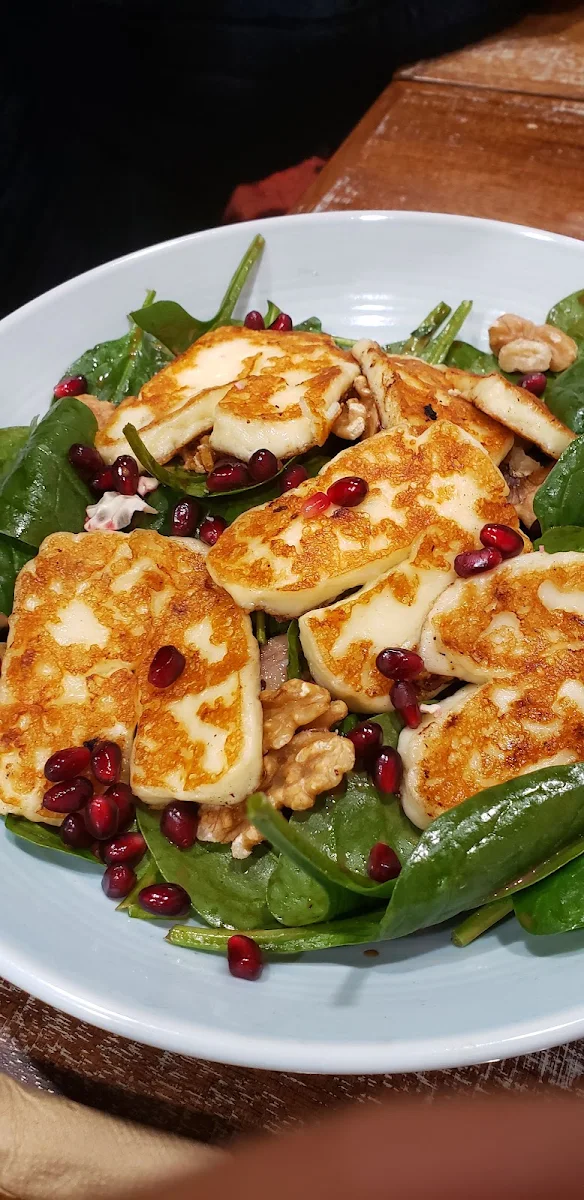 Grilled Halloumi and Walnut Salad