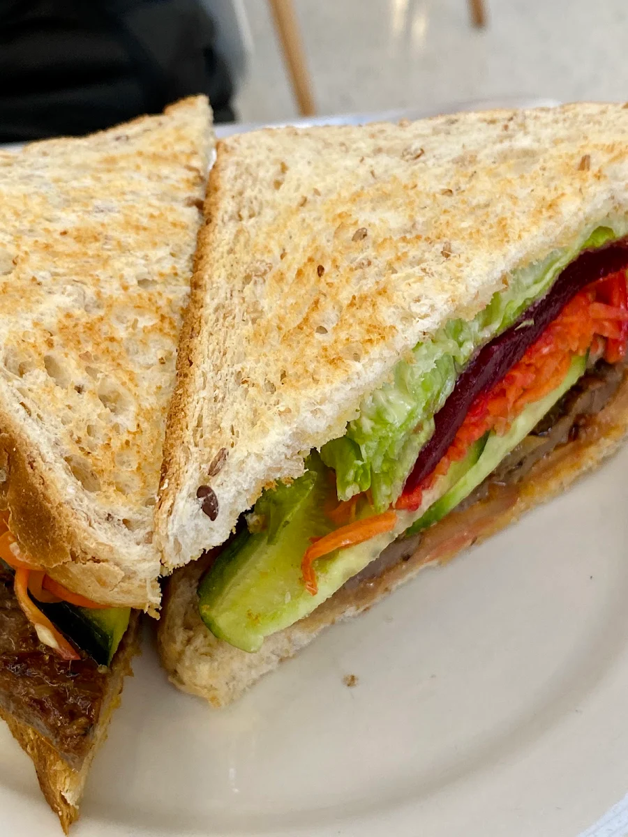 Highlights, DC's Café