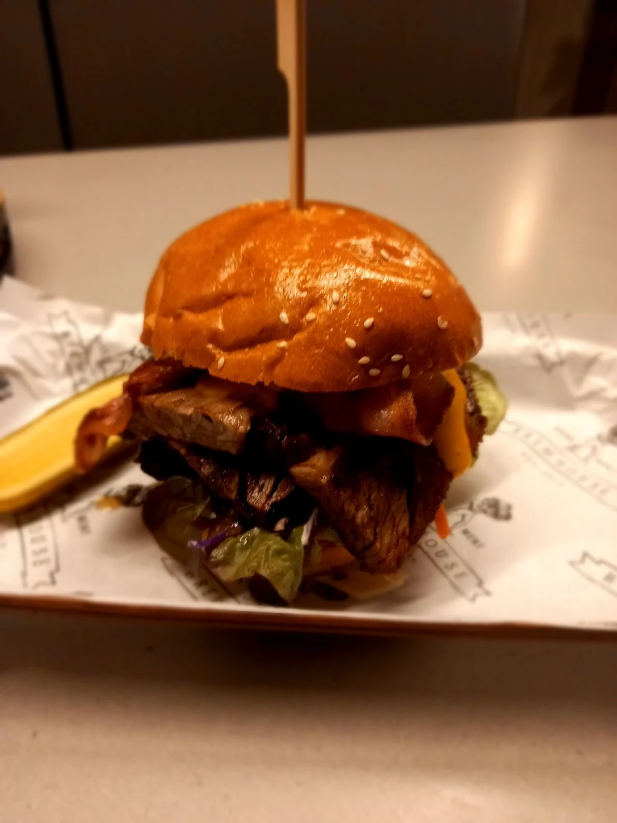 It Burger, Basement Brewhouse