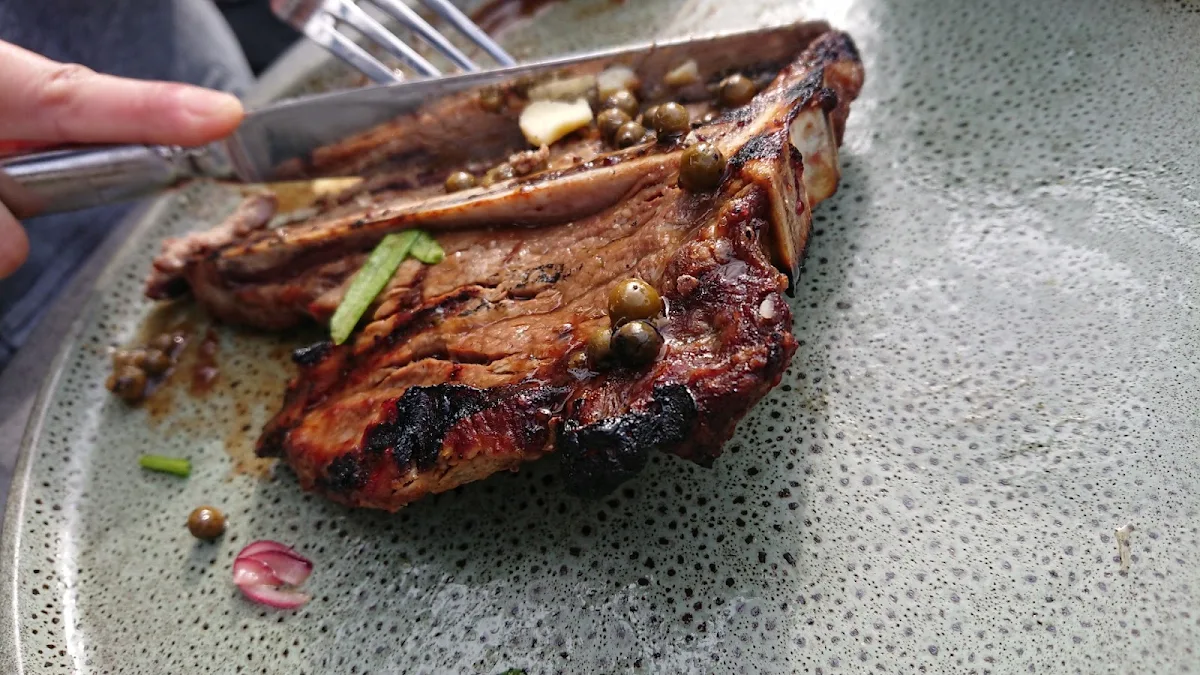 Highlights, Lakeside Cafe