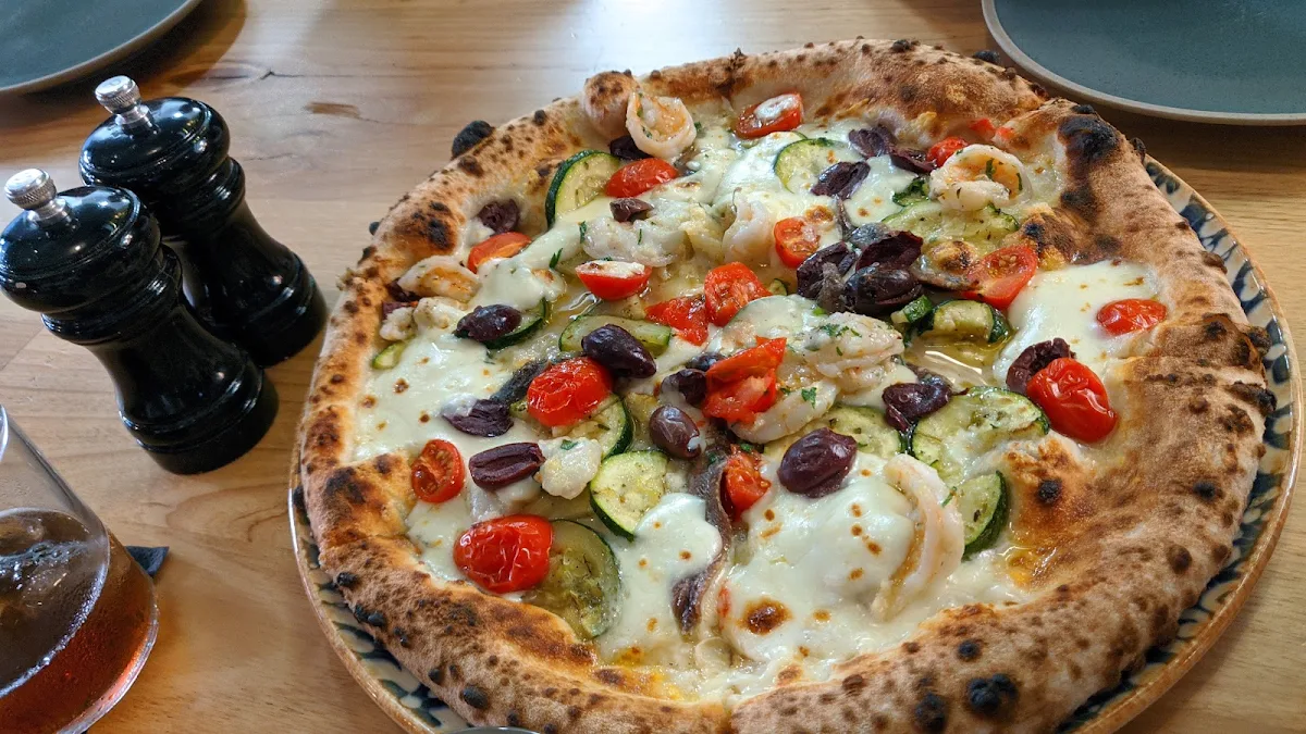 Pescatora Pizza