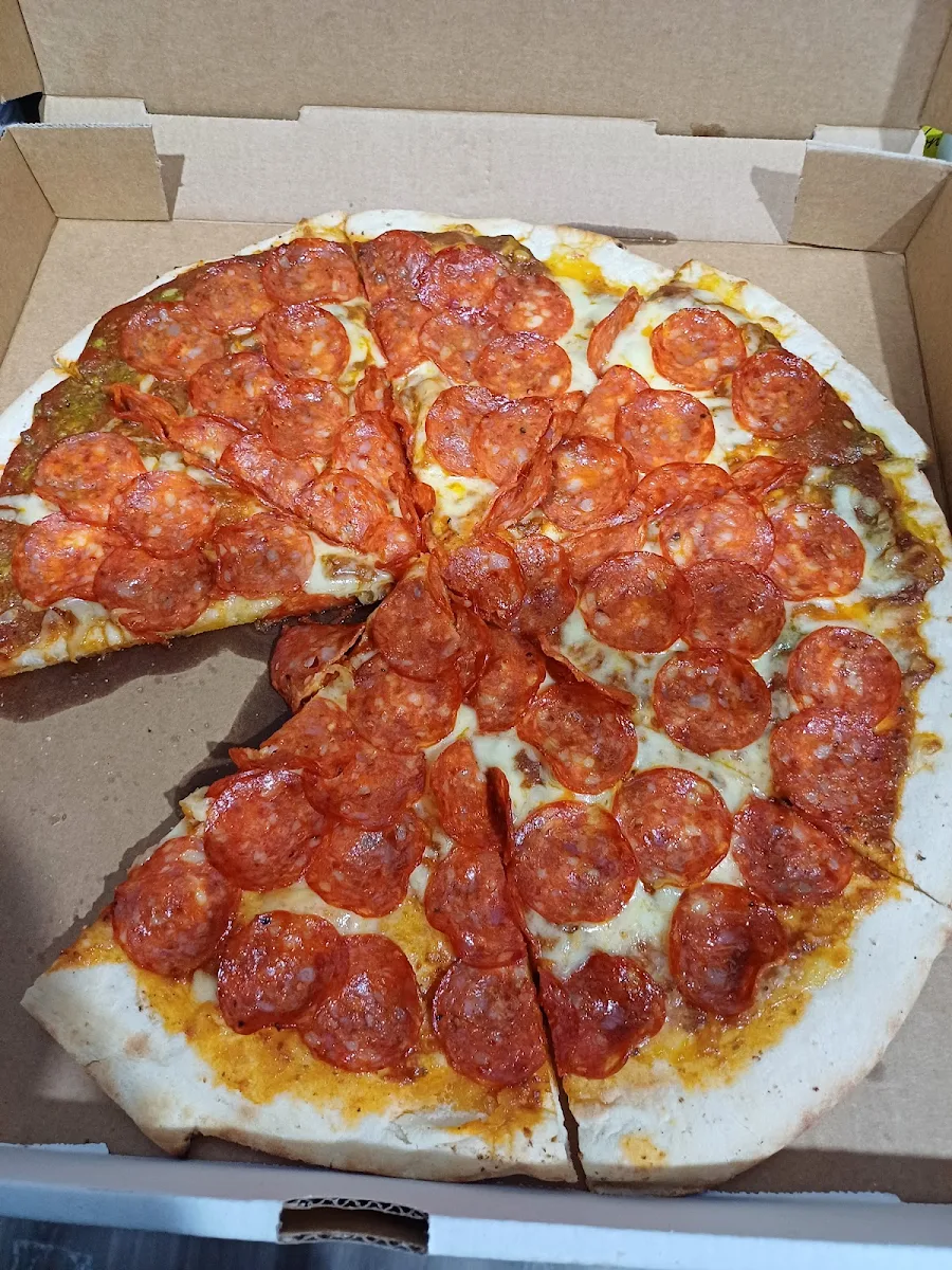 Pepperoni Pizza, Kempsey Fast Food