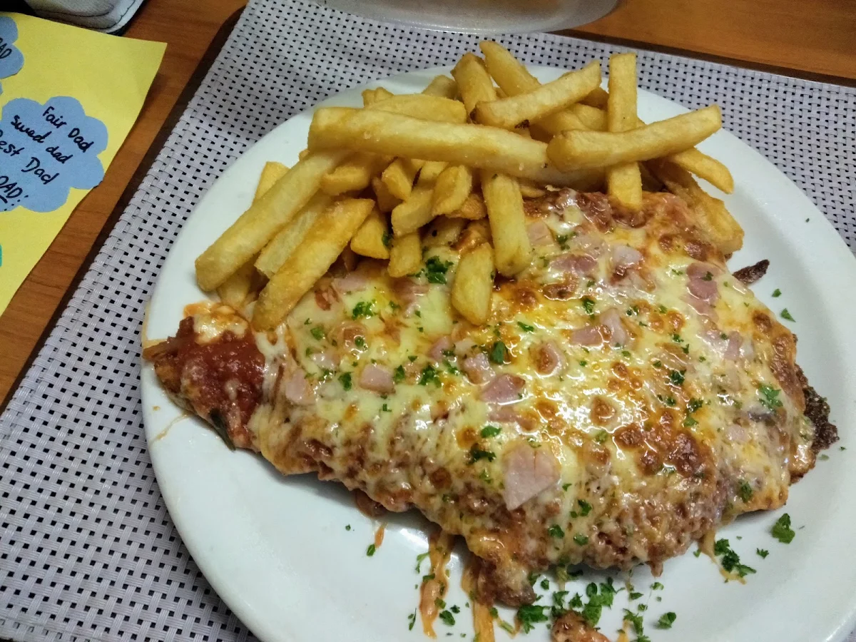 Highlights, Ashley's Restaurant